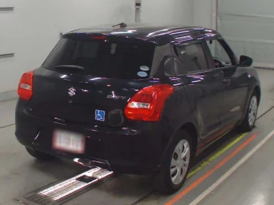 Suzuki SWIFT  с аукциона в Японии
