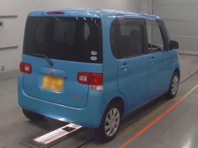 Daihatsu TANTO  с аукциона в Японии