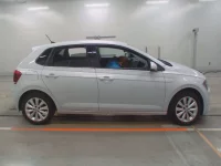 Volkswagen POLO лот № 38002 оценка 4.5  с аукциона в Японии 2