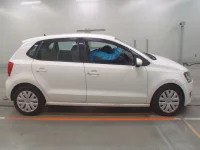 Volkswagen POLO лот № 38044 оценка 4  с аукциона в Японии 2