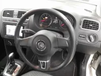 Volkswagen POLO лот № 38044 оценка 4  с аукциона в Японии 6
