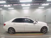 Mercedes-Benz E CLASS лот № 38010 оценка 4.5  с аукциона в Японии 2