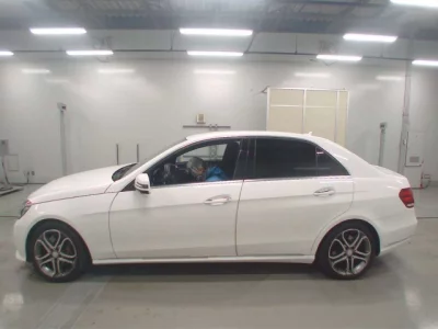 Mercedes-Benz E CLASS  с аукциона в Японии