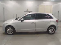 Audi A3 лот № 38048 оценка 3  с аукциона в Японии 3