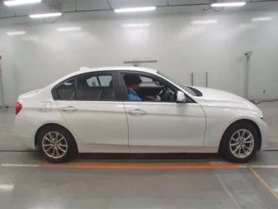 BMW 3-Series  с аукциона в Японии