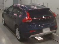 Volvo V40 лот № 38040 оценка 4  с аукциона в Японии 5