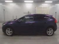 Volvo V40 лот № 38040 оценка 4  с аукциона в Японии 3