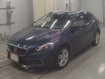 Volvo V40  с аукциона в Японии