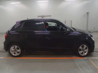 Audi A1  с аукциона в Японии