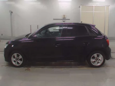 Audi A1  с аукциона в Японии