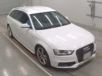 Audi A4 лот № 38029 оценка 3.5  с аукциона в Японии 4