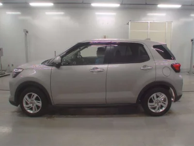 Toyota RAIZE  с аукциона в Японии