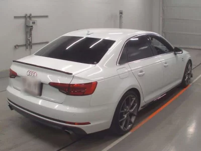 Audi A4  с аукциона в Японии