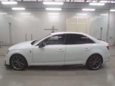 Audi A4  с аукциона в Японии
