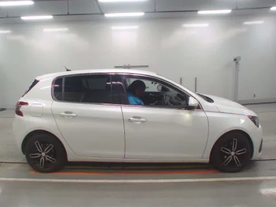 Peugeot 308  с аукциона в Японии