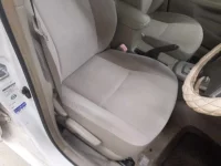 Toyota COROLLA AXIO лот № 30409 оценка 3  с аукциона в Японии 7