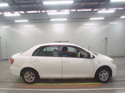 Toyota COROLLA AXIO  с аукциона в Японии