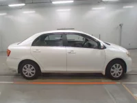 Toyota COROLLA AXIO лот № 30446 оценка 3  с аукциона в Японии 1