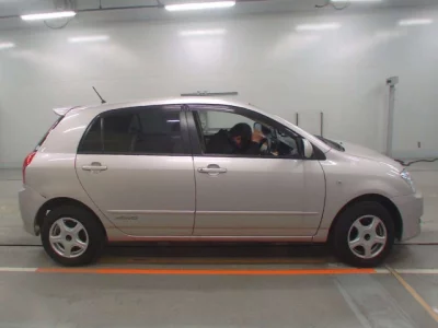 Toyota COROLLA RUNX  с аукциона в Японии