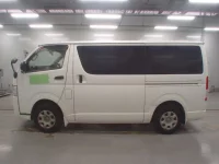 Toyota HIACE VAN лот № 30294 оценка 3.5  с аукциона в Японии 3