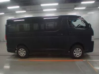 Toyota HIACE VAN лот № 30349 оценка 3  с аукциона в Японии 2