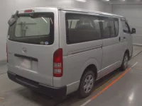 Toyota HIACE VAN лот № 30381 оценка 4  с аукциона в Японии 1