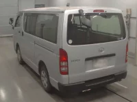Toyota HIACE VAN лот № 30381 оценка 4  с аукциона в Японии 5