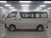Toyota HIACE VAN лот № 30381 оценка 4  с аукциона в Японии 3