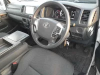 Toyota HIACE VAN лот № 90011 оценка 3.5  с аукциона в Японии 6