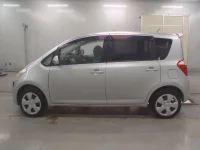 Toyota RACTIS лот № 30405 оценка 3.5  с аукциона в Японии 3