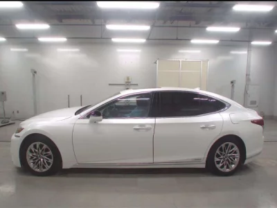 Lexus LS  с аукциона в Японии