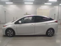 Toyota PRIUS PHV лот № 36080 оценка 4  с аукциона в Японии 3