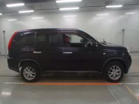 Nissan X-TRAIL лот № 30379 оценка 3.5  с аукциона в Японии 2