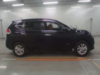 Nissan X-TRAIL лот № 30392 оценка 4  с аукциона в Японии 2