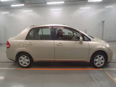 Nissan TIIDA LATIO