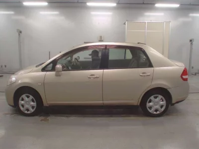 Nissan TIIDA LATIO
