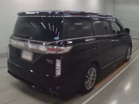 Nissan ELGRAND лот № 30435 оценка 4  с аукциона в Японии 1