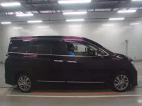 Nissan ELGRAND лот № 30435 оценка 4  с аукциона в Японии 2