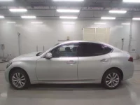 Nissan FUGA лот № 33126 оценка 3.5  с аукциона в Японии 3