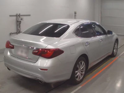 Nissan FUGA  с аукциона в Японии