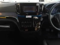 Nissan ELGRAND лот № 90056 оценка 4  с аукциона в Японии 8