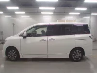 Nissan ELGRAND лот № 90056 оценка 4  с аукциона в Японии 3