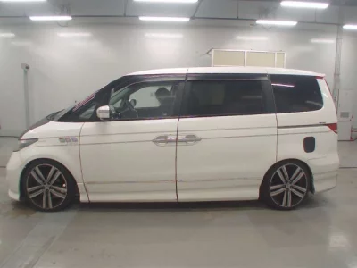 Honda ELYSION  с аукциона в Японии