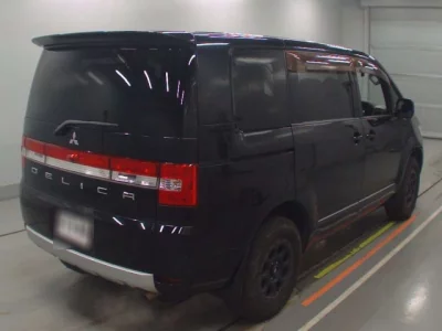 Mitsubishi Delica D:5