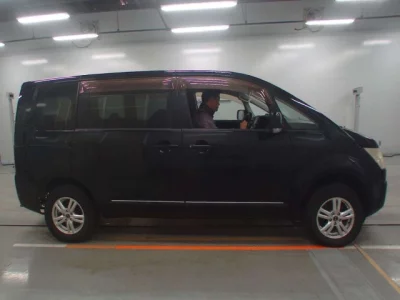 Mitsubishi DELICA D5