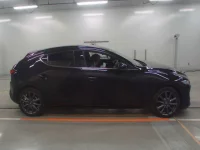 Mazda MAZDA3 лот № 36131 оценка 4  с аукциона в Японии 2