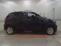 Volkswagen POLO лот № 38141 оценка 4  с аукциона в Японии 2