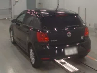 Volkswagen POLO лот № 38141 оценка 4  с аукциона в Японии 5