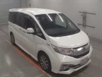 Honda STEP WAGON лот № 30592 оценка 3.5  с аукциона в Японии 4