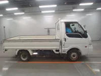 Mazda BONGO лот № 10387 оценка 3.5  с аукциона в Японии 2